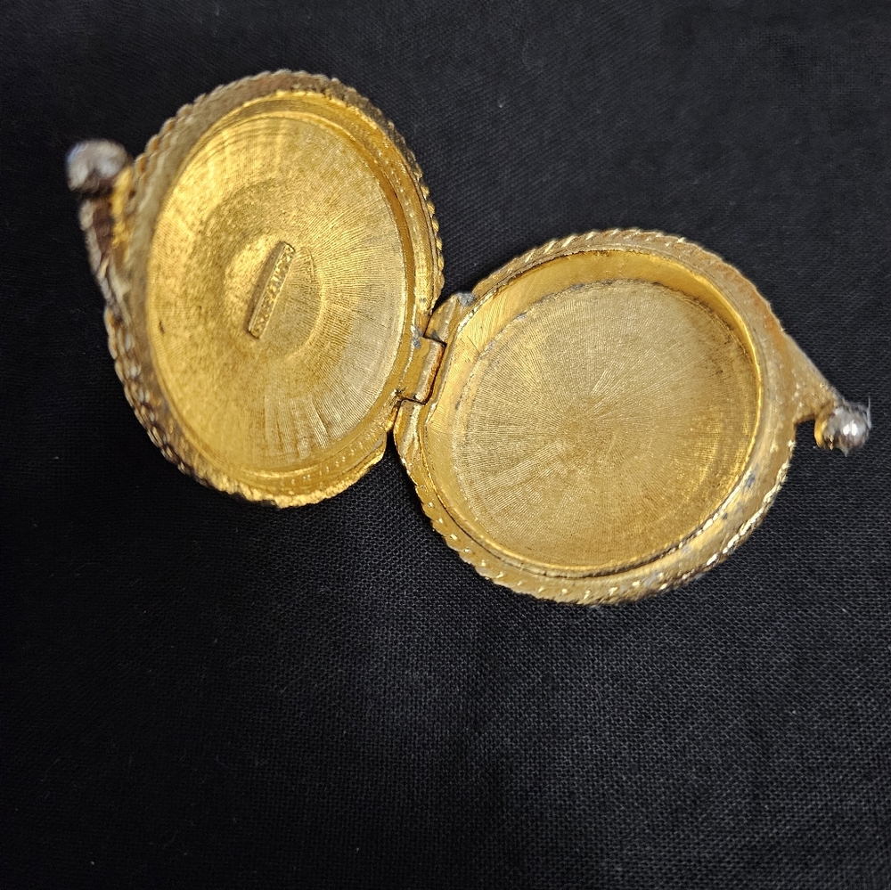 Vintage perfume/ pill box - Picture 2 of 3